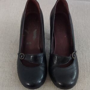Indigo Black Leather Maryjane Inspires Pump Size 6.5